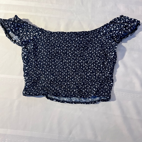 💖 Floral Cropped Top - Picture 3 of 3